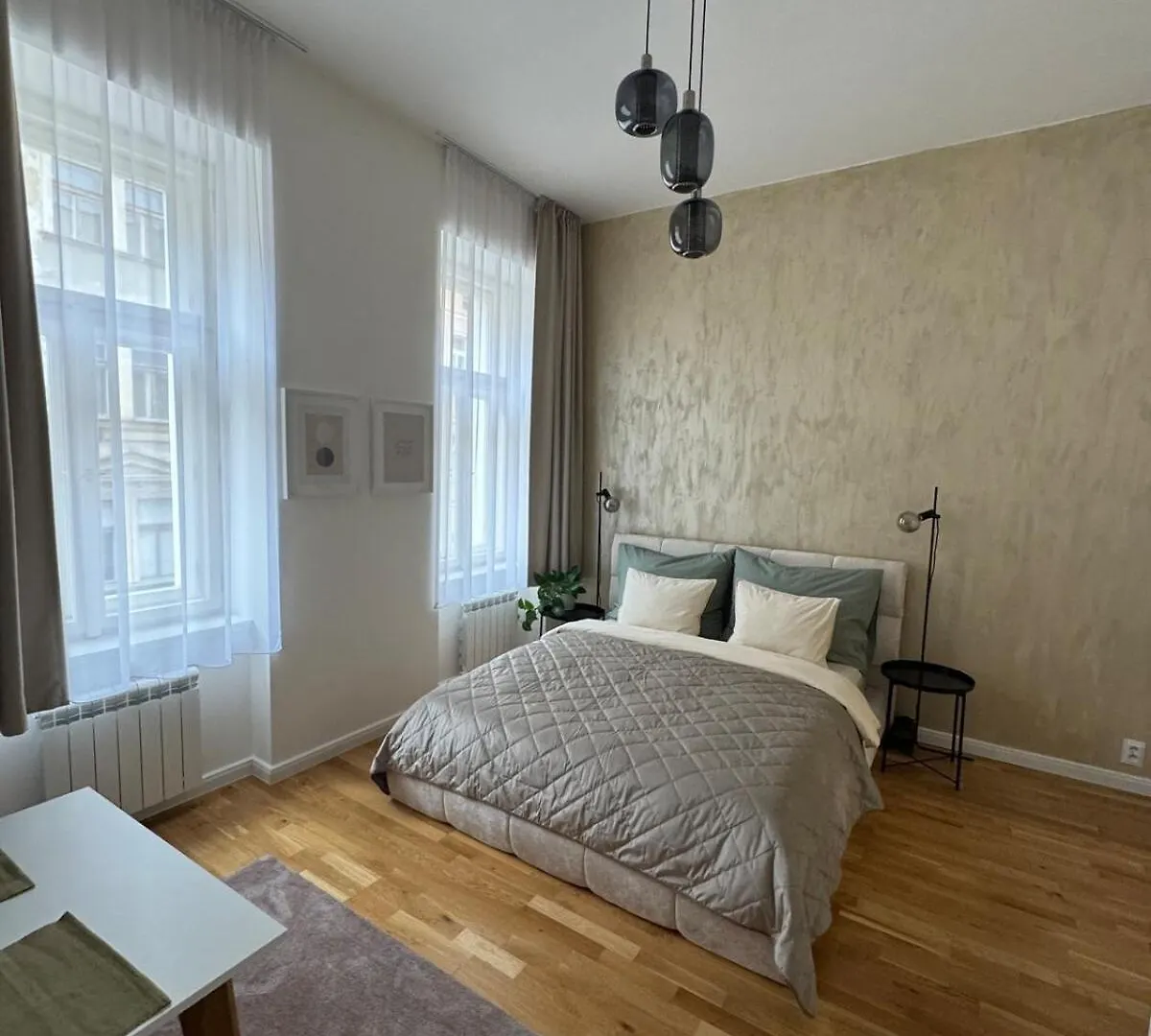 Apartment With Free Garage Parking Πράγα