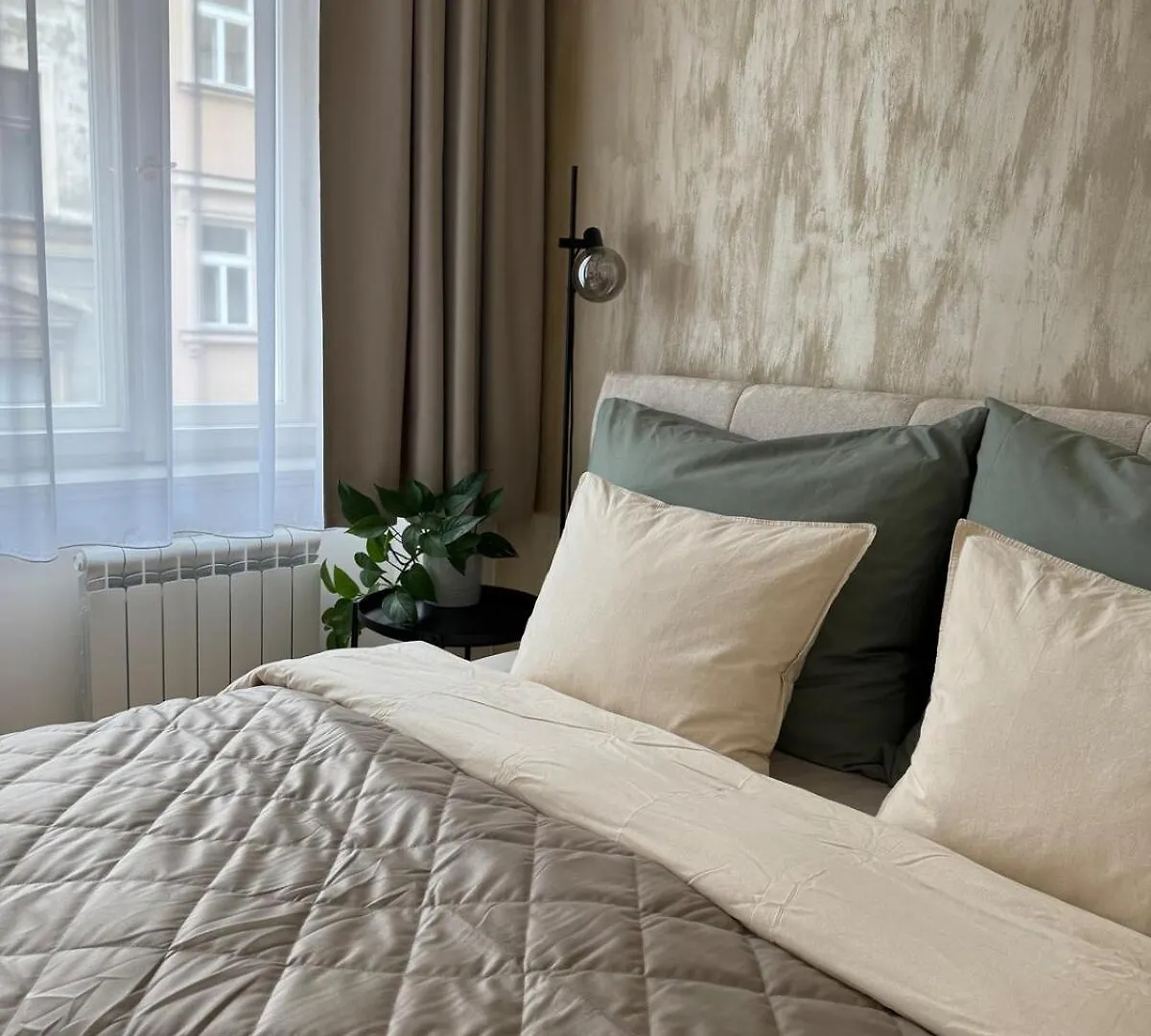 Apartment With Free Garage Parking Praga República Checa